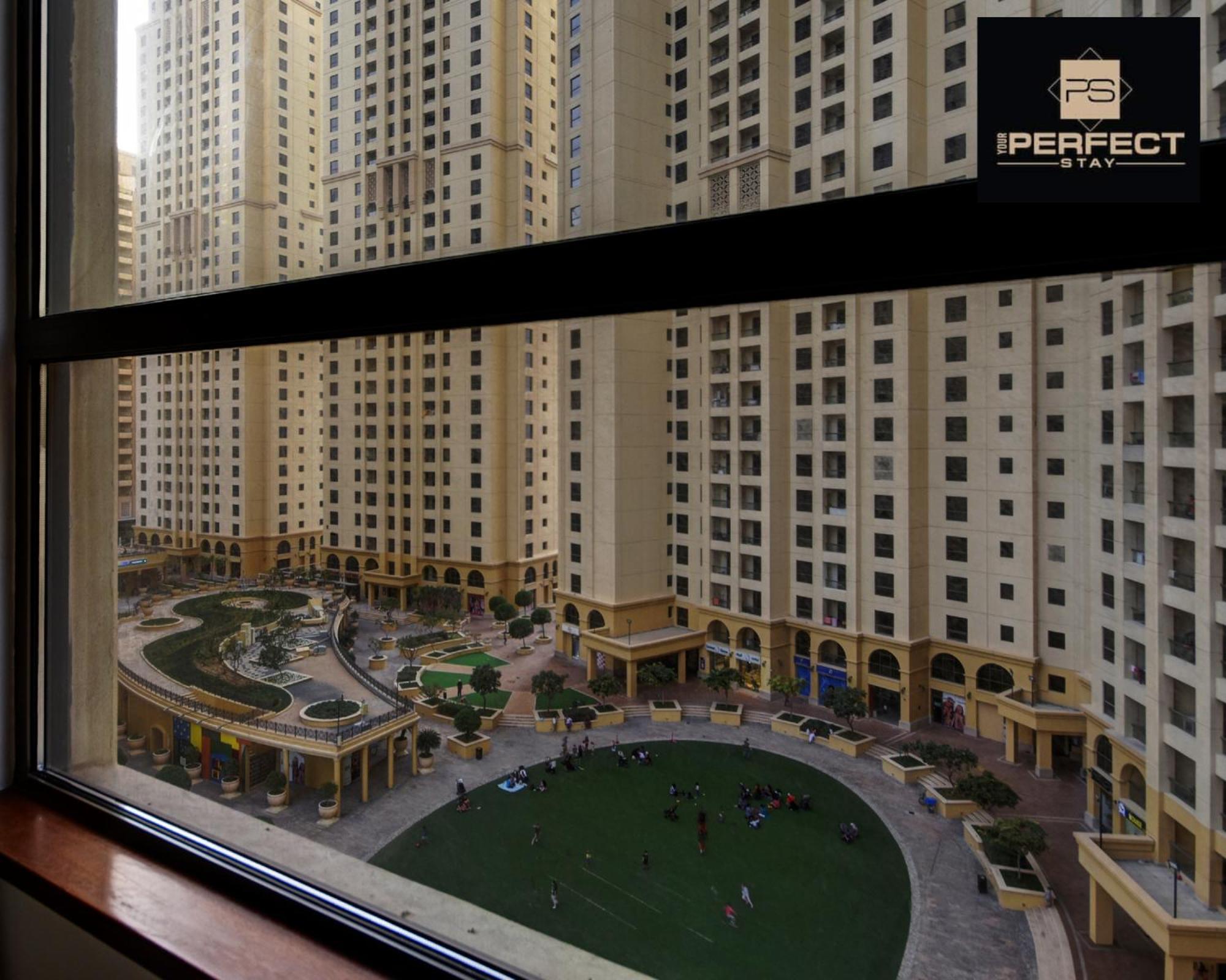 Jumeirah Beach Residence: Marina Views & Luxury Amenities