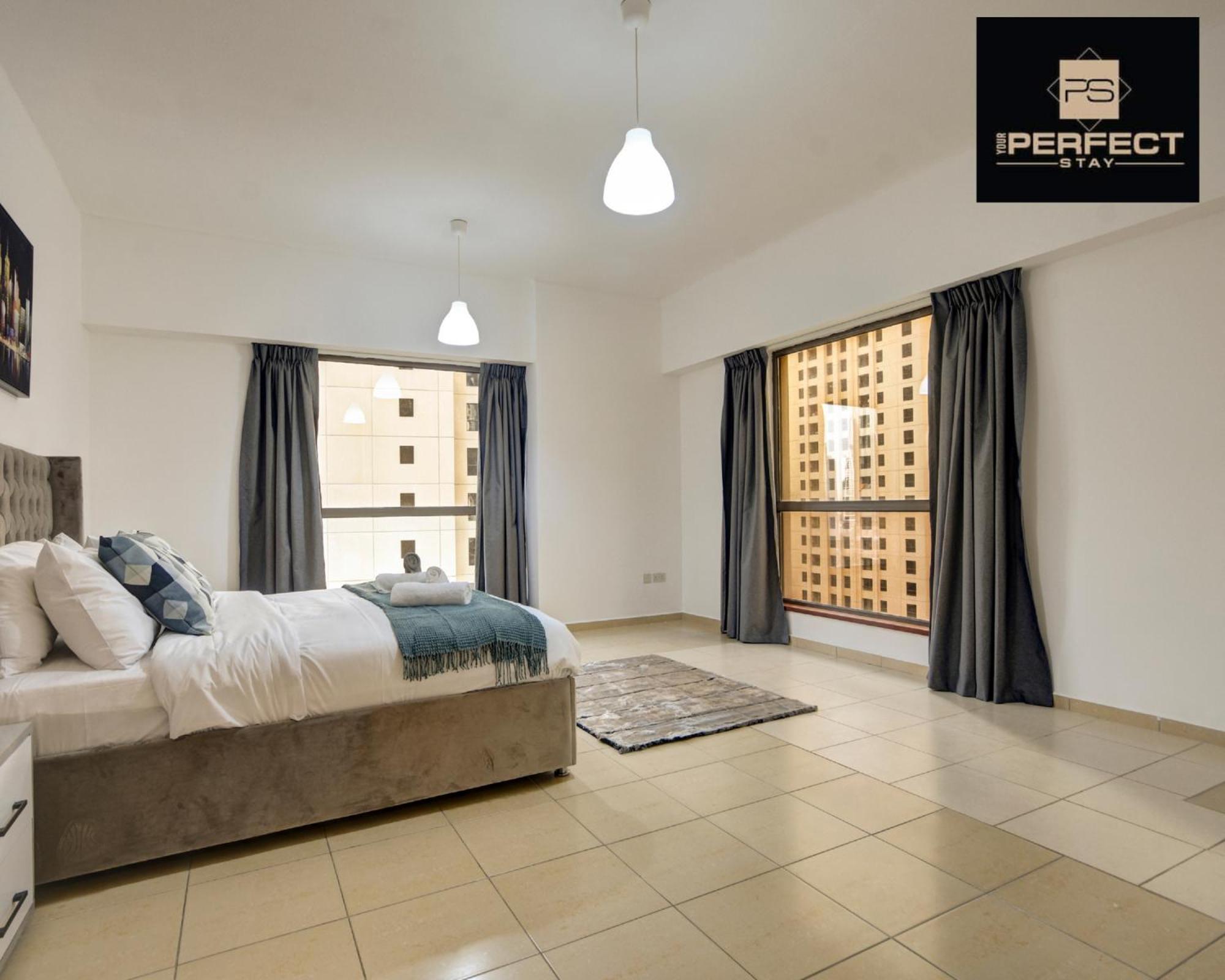 Jumeirah Beach Residence: Marina Views & Luxury Amenities