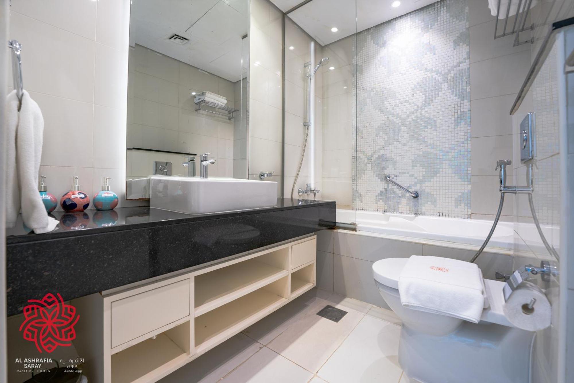 Alashrafia Saray- Waterfront 3 Bdr Business Bay * Dubái