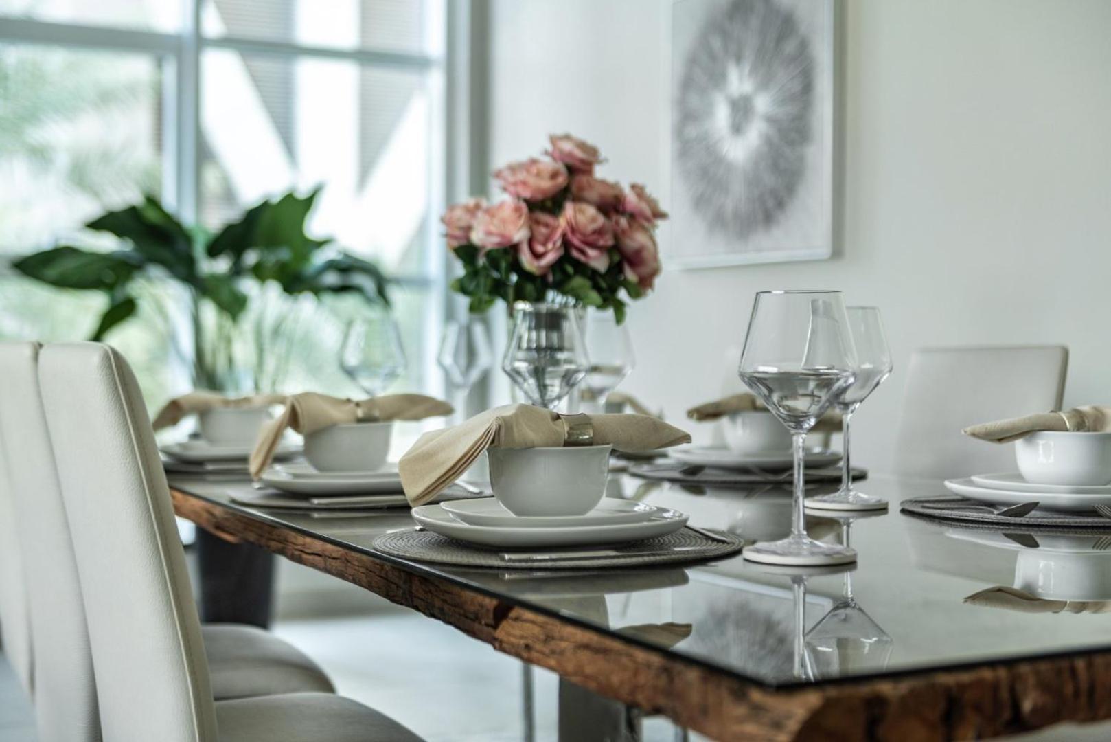 Guestready - Luxury Haven At Marina Arcade Apartment Dubai