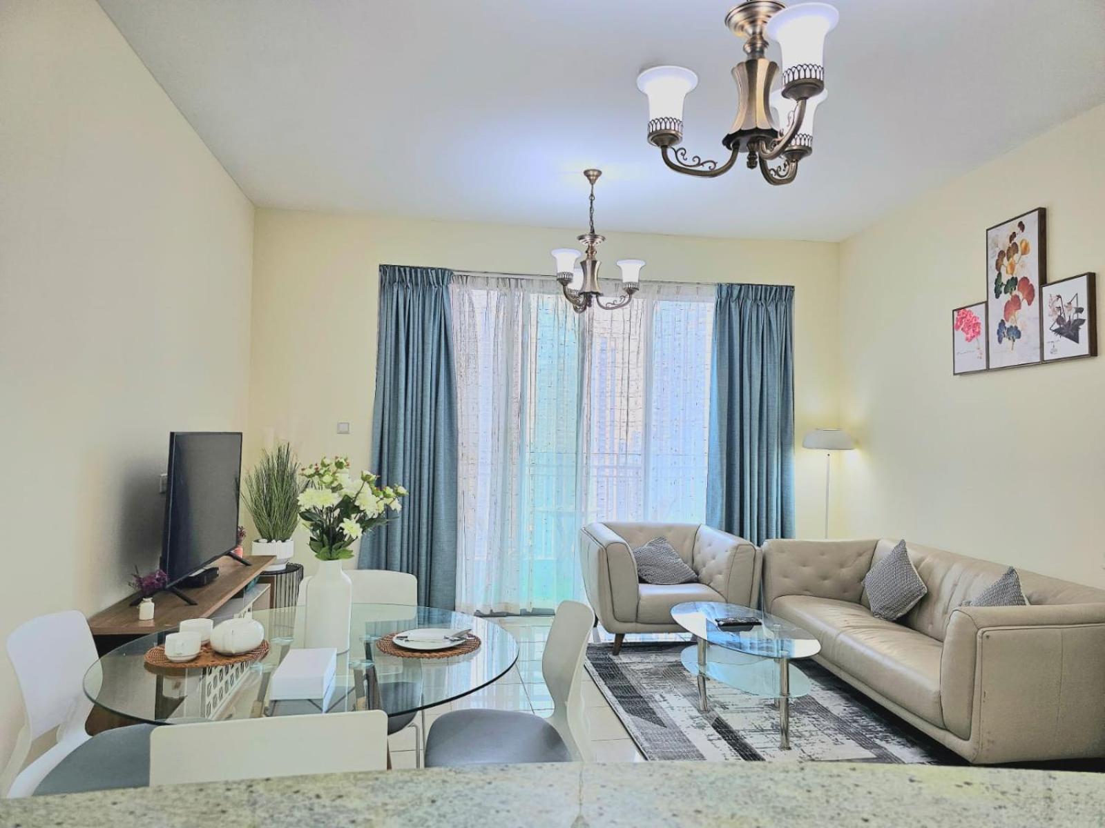 Trinity Homes - Standpoint Tower Downtown Apartament
