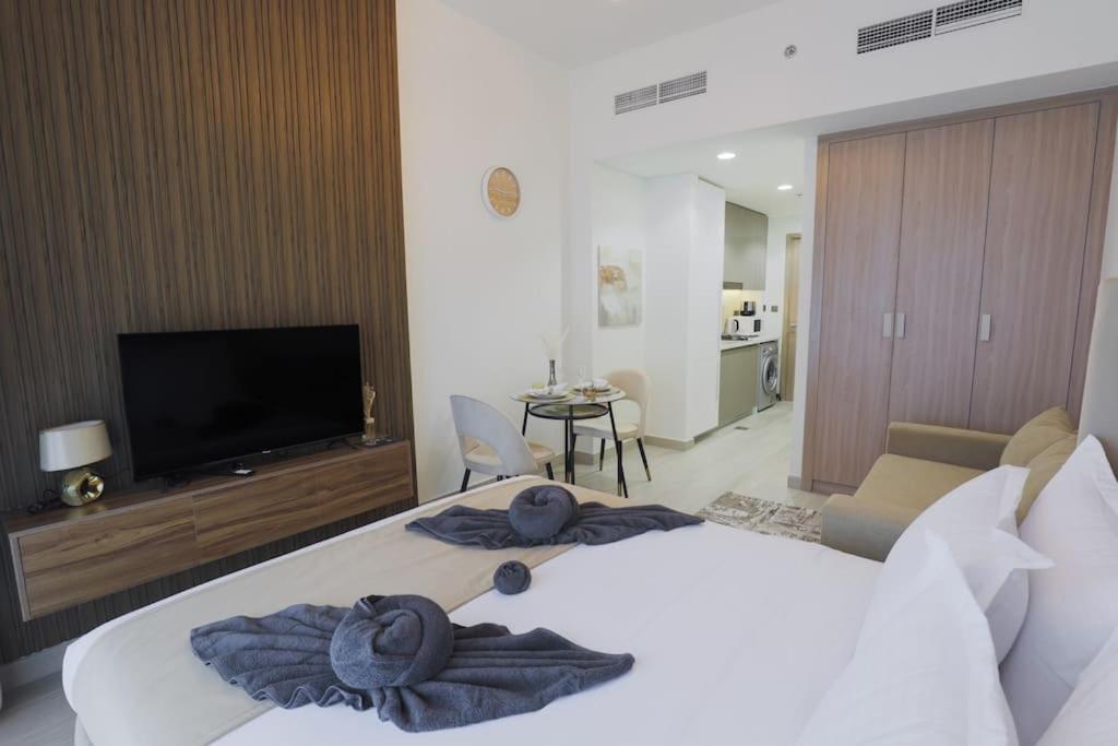 Inviting In Azizi Riviera, Close To Downtown Appartamento *