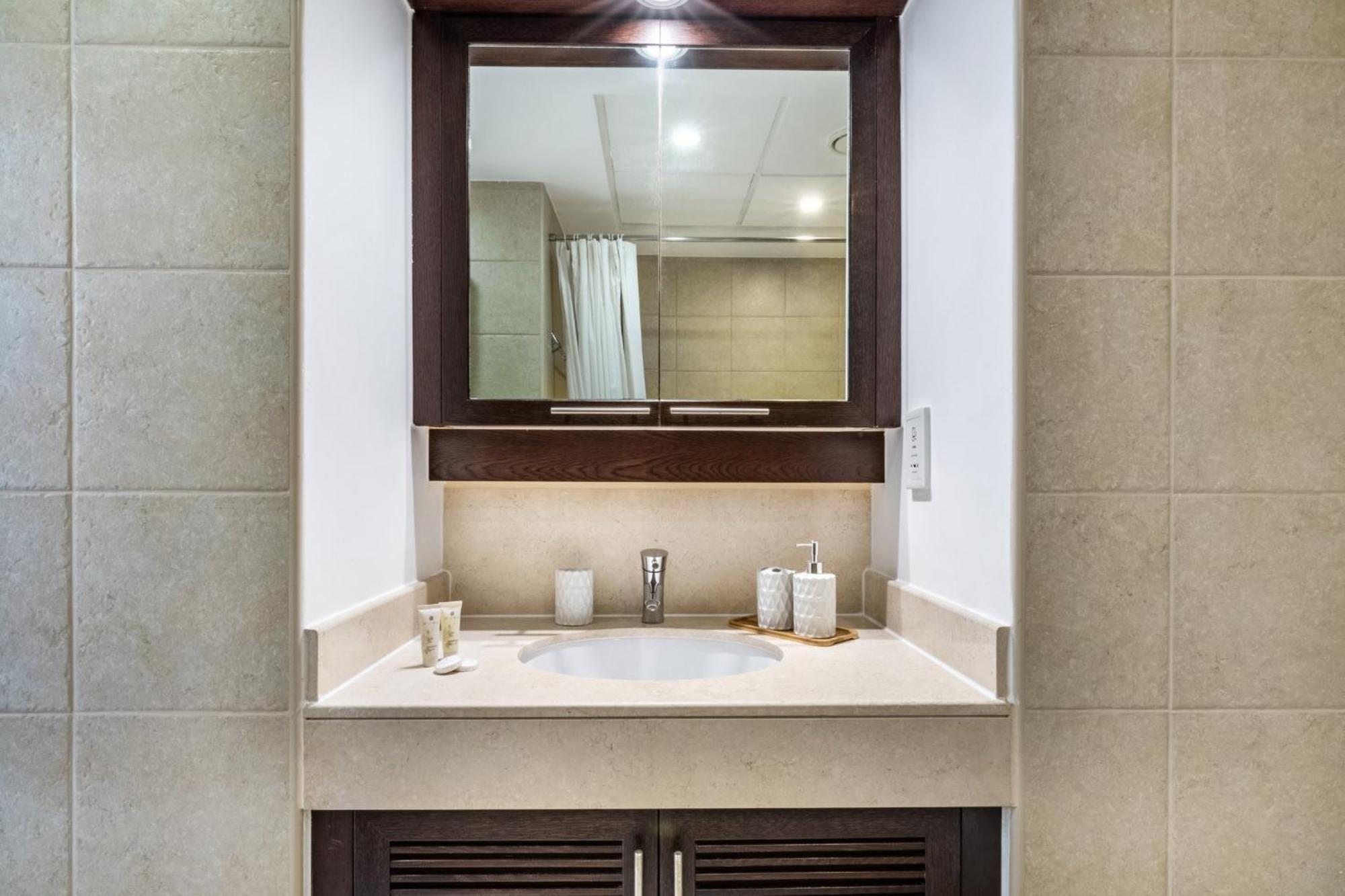Stunning 1-bedroom With Full Burj Khalifa View - 5-min Walk To Mall Appartement