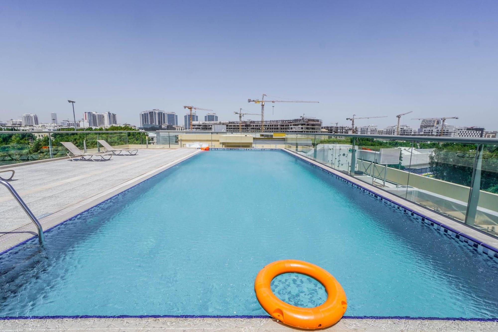 1 Bedroom Apt, Miracle Garden With Rooftop Pool, King Bed, Gym,100mbps *