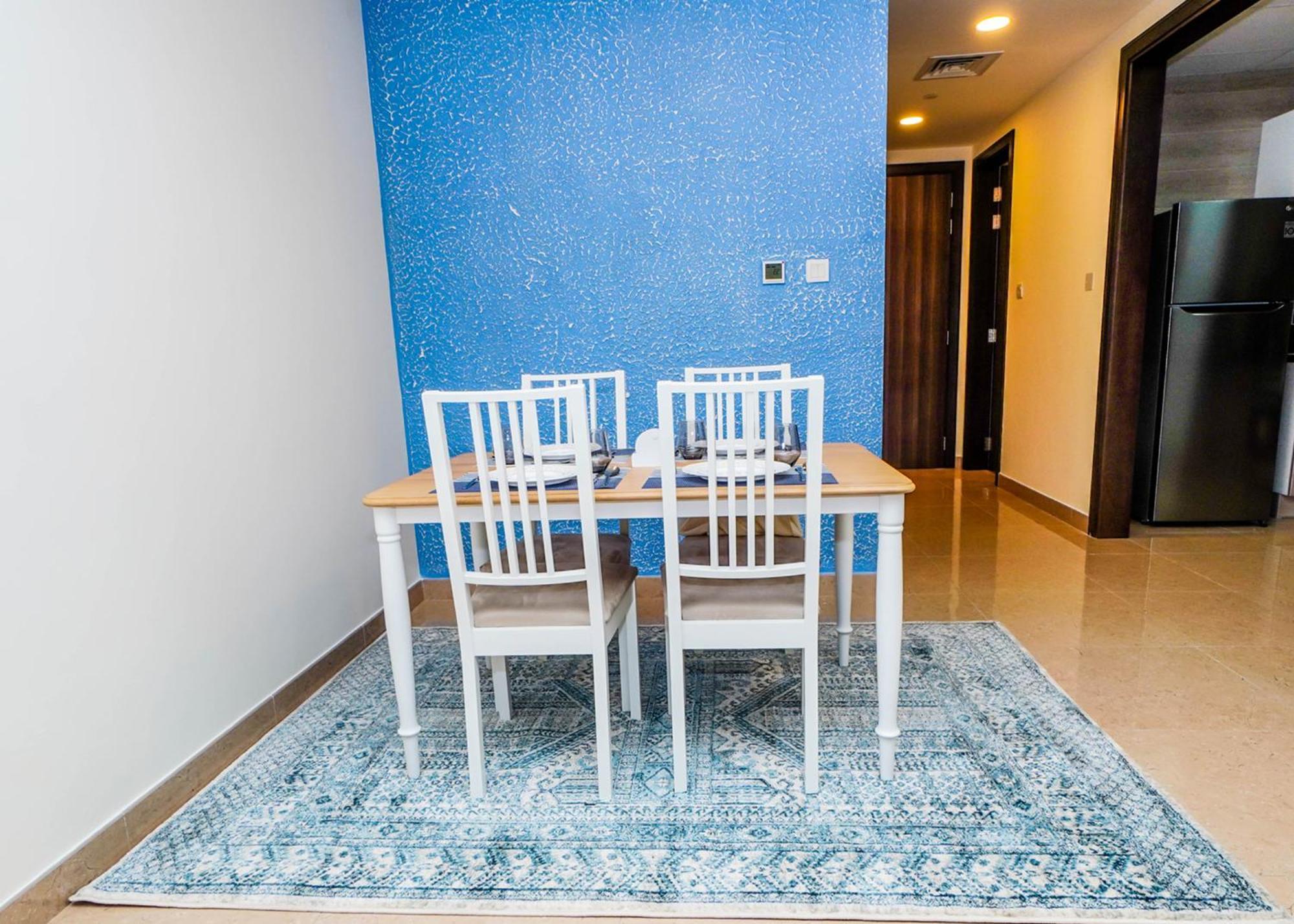Appartement 1 Bedroom Apt, Miracle Garden With Rooftop Pool, King Bed, Gym,100mbps Dubaï
