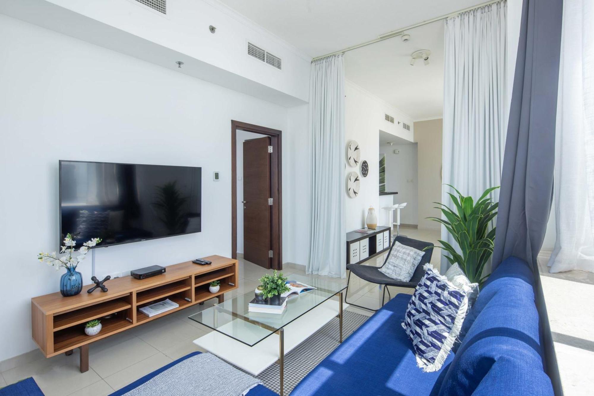 Frank Porter - Botanica Tower 1 Apartment *
