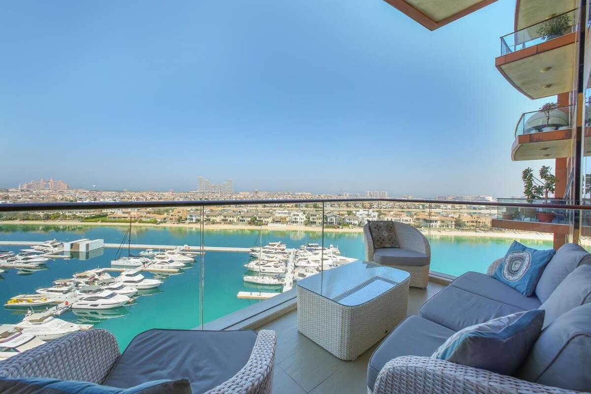 2 Bd Tiara Palm Views, & Pool, Amazing Views Of The Palm * Dubai