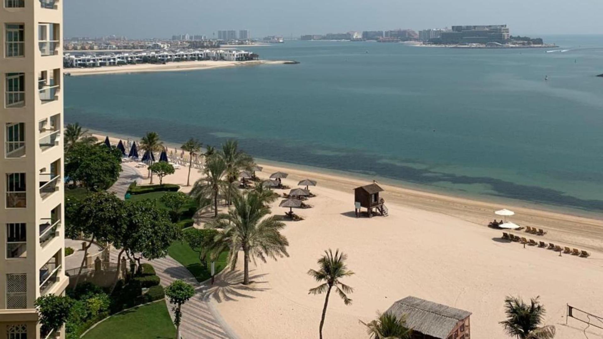 Al Dabas Views, 3bd Sleeps 6, Beachfront & Pool Access Appartement