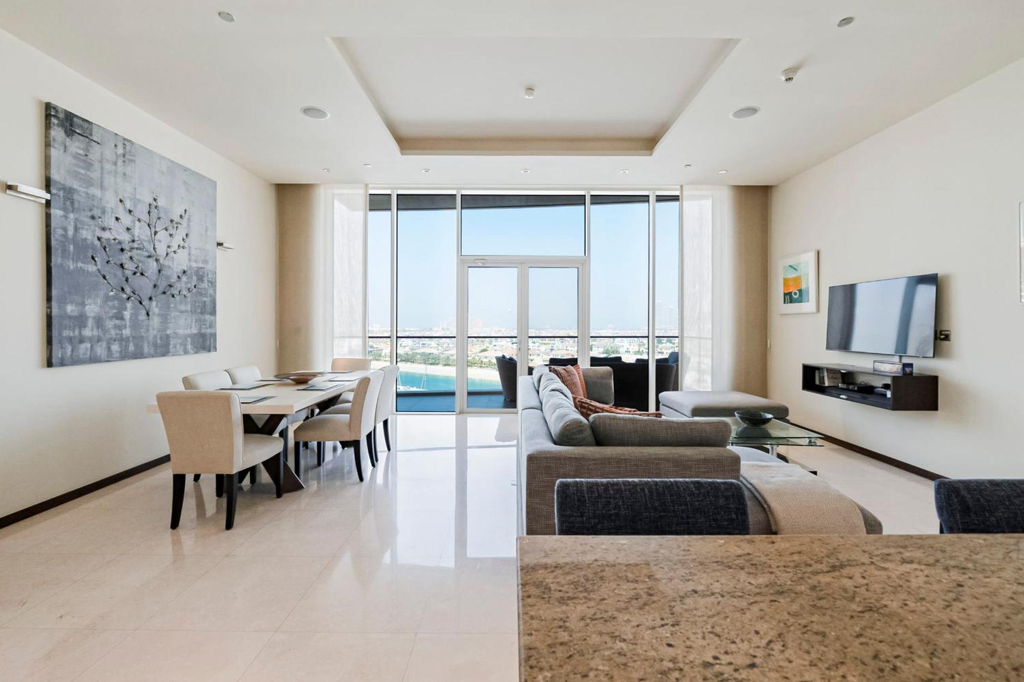 2 Bd Tiara Palm Views, & Pool, Amazing Views Of The Palm