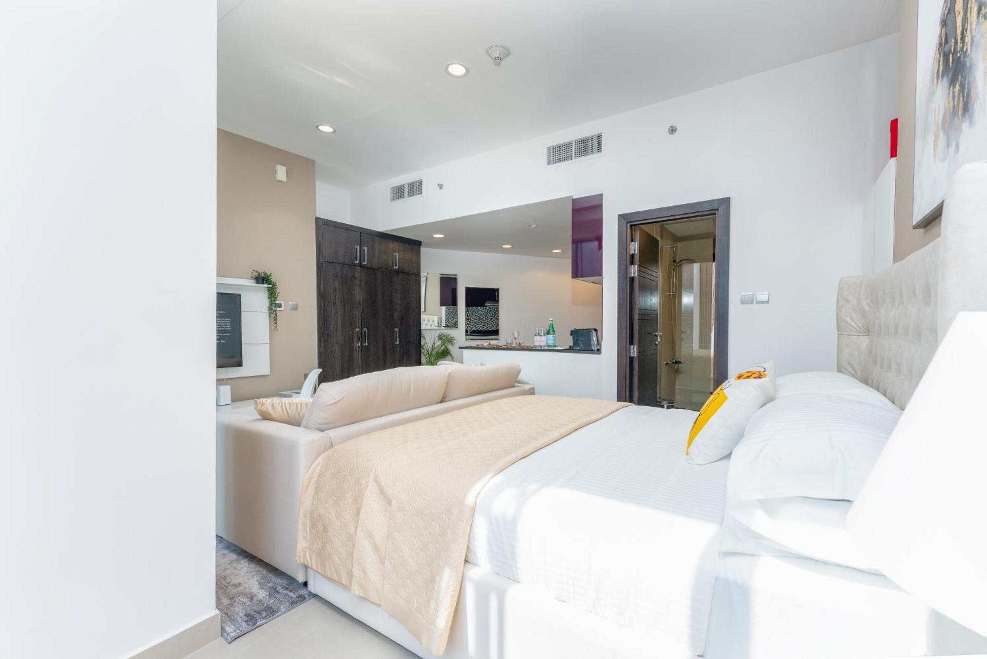 Cayan Tower Marina - By Of Choice Dubai