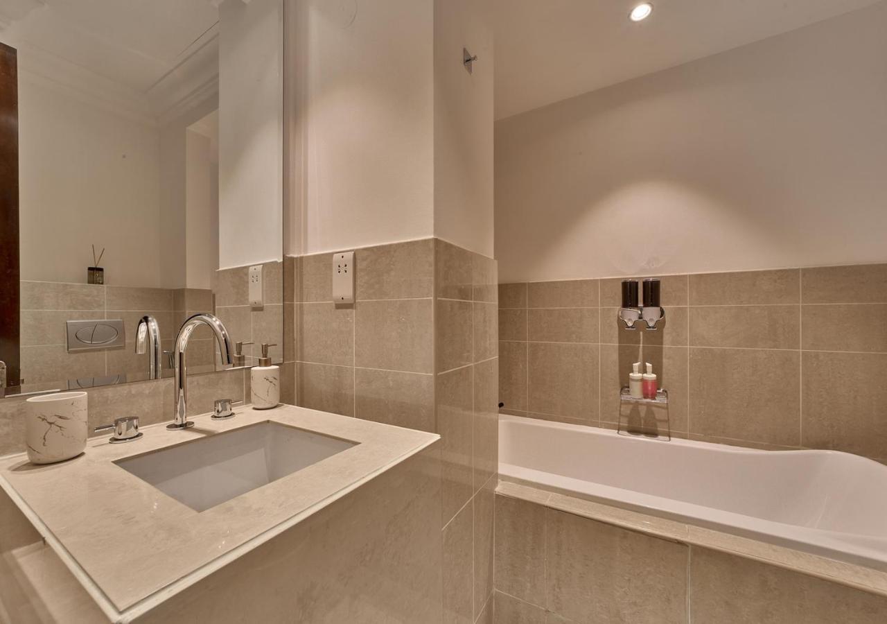 Apartament Burj Khalifa Partial View Peak Living Luxury 2br Souk Al-bahar Beside Mall-golden Homes Dubai