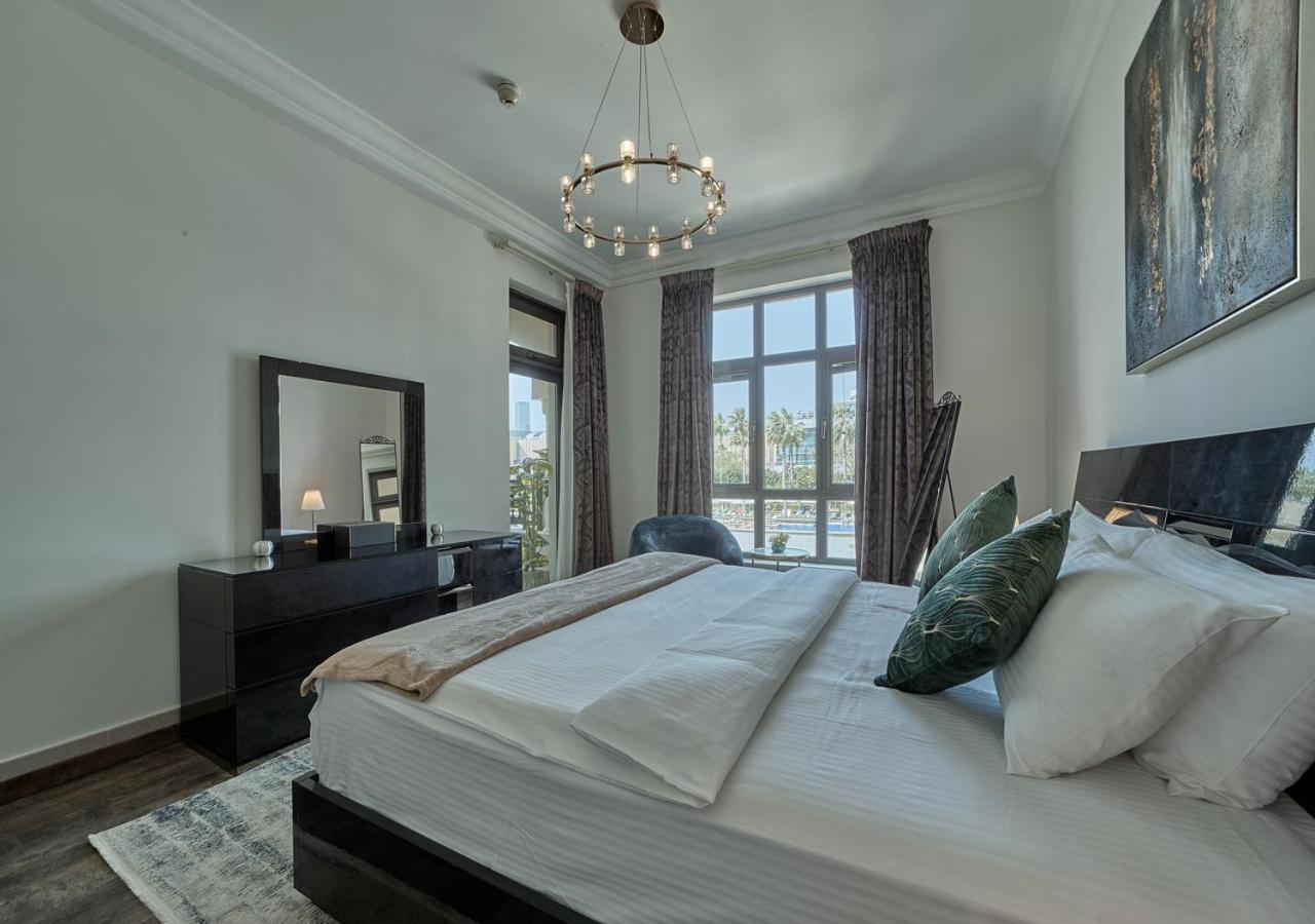 Burj Khalifa Partial View Peak Living Luxury 2br Souk Al-bahar Beside Mall-golden Homes Apartament Dubai