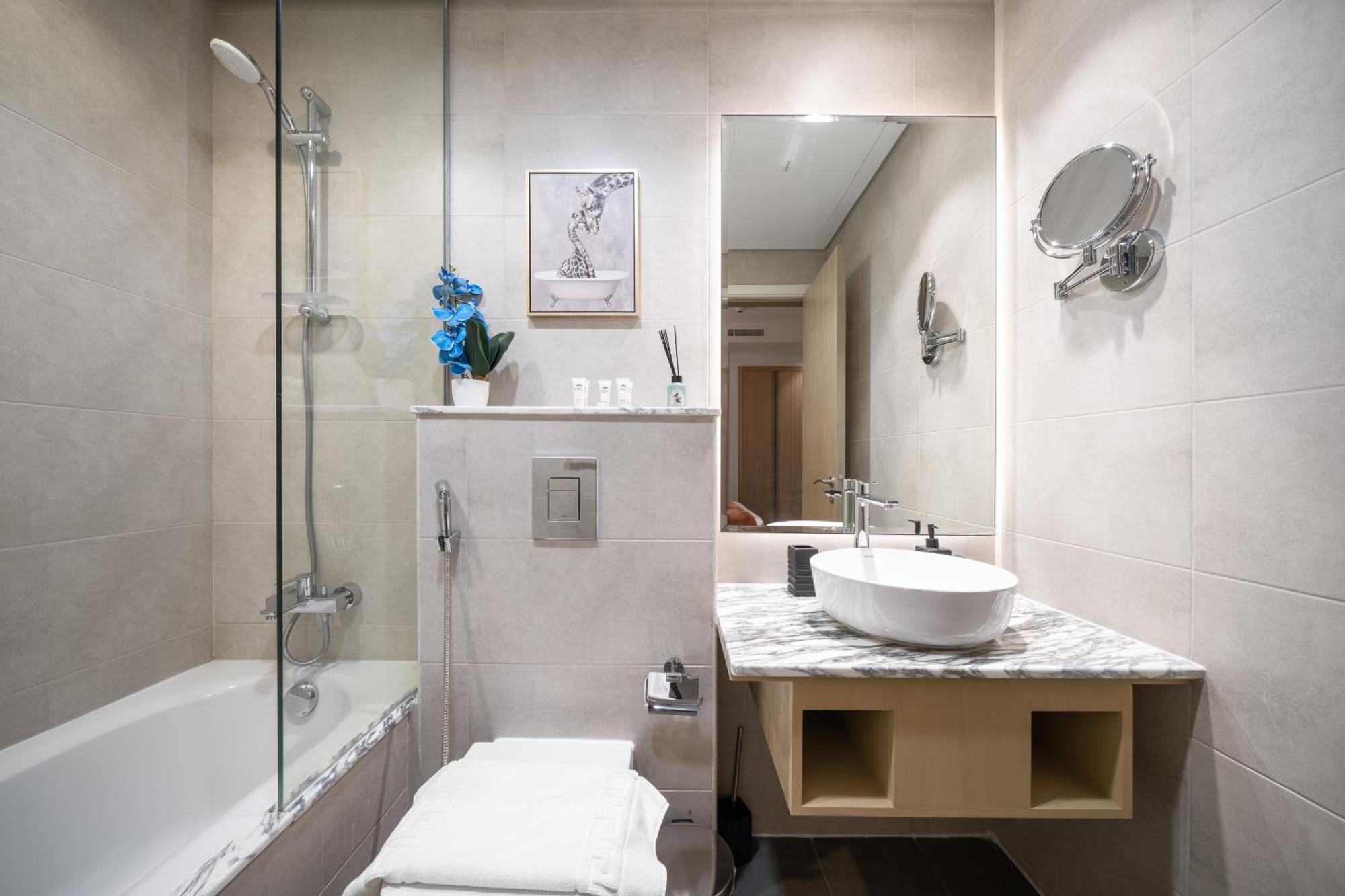 64th Floor Rooftop Pool Offering Amazing Burj Khalifa Views, 2br In Paramount Midtown *