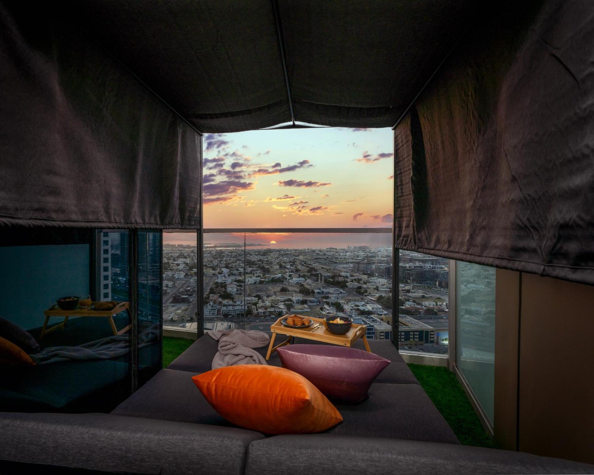 Apartment 64th Floor Rooftop Pool Offering Amazing Burj Khalifa Views, 2br In Paramount Midtown *