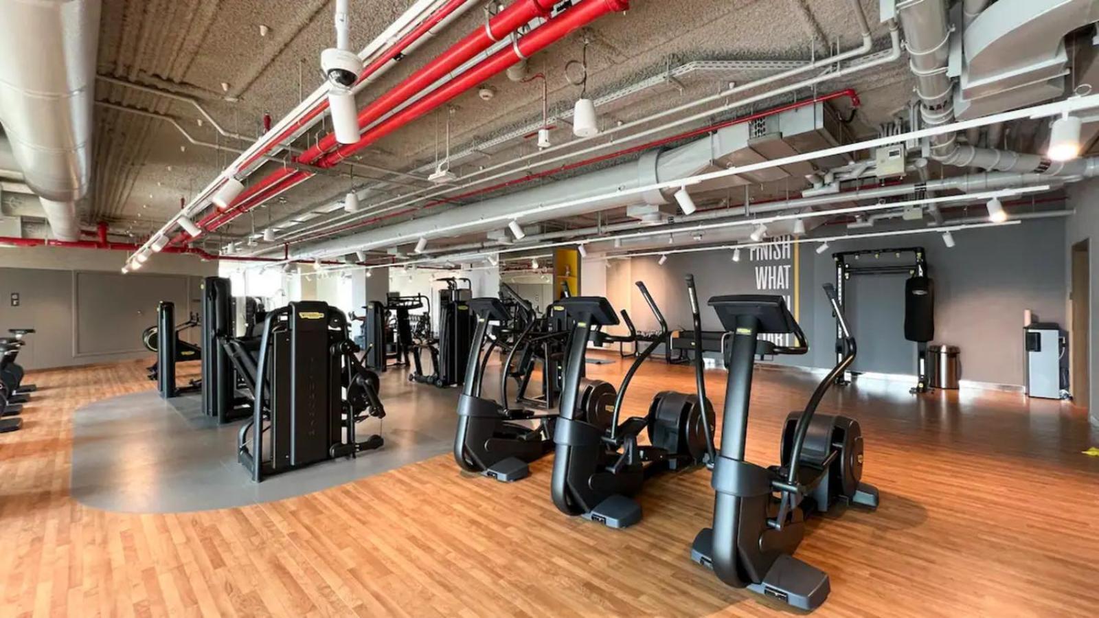Elegant Escapes - 3b Burj View, Direct Mall Access Apartemen