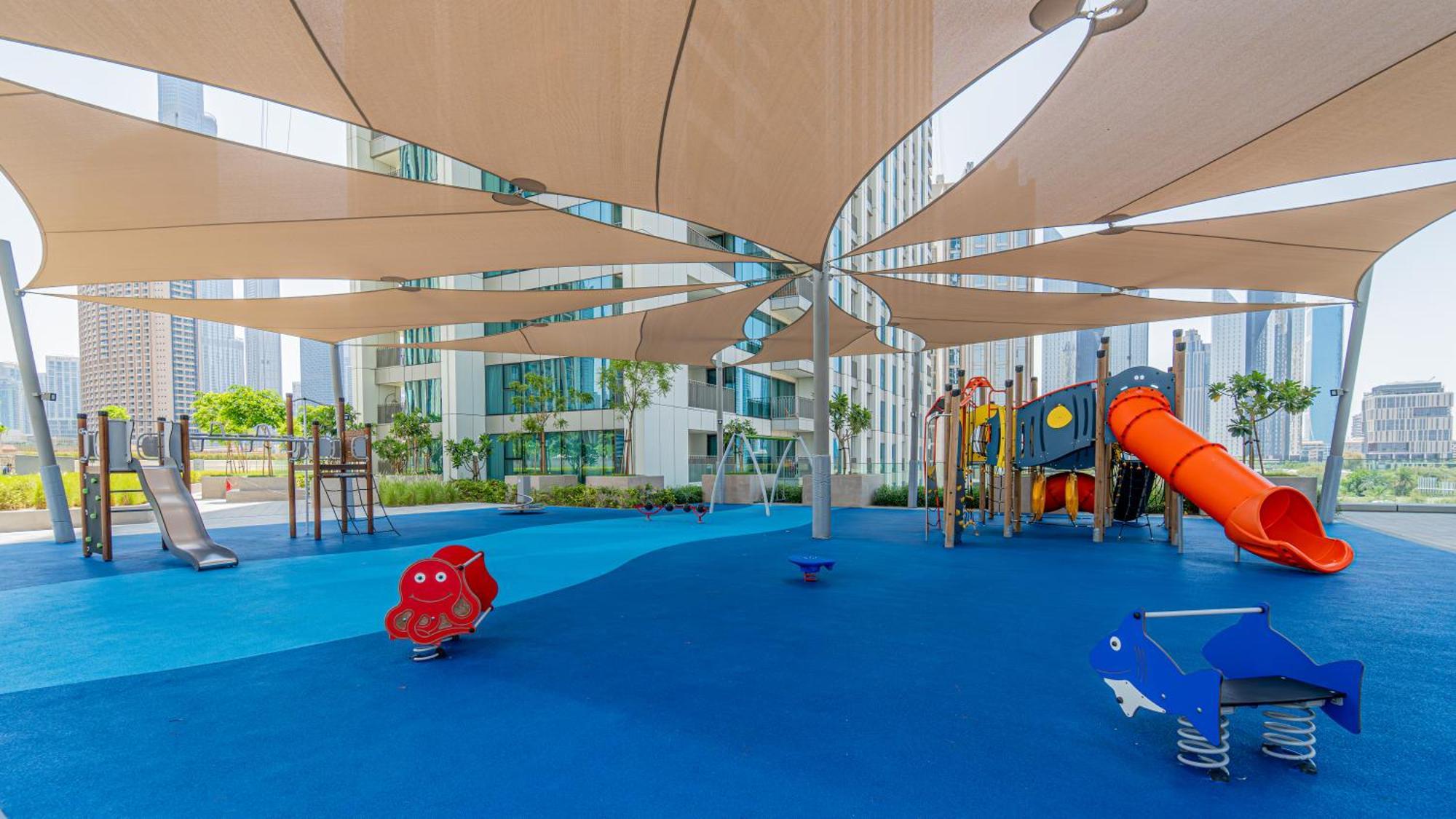 Elegant Escapes - 3b Burj View, Direct Mall Access Apartemen