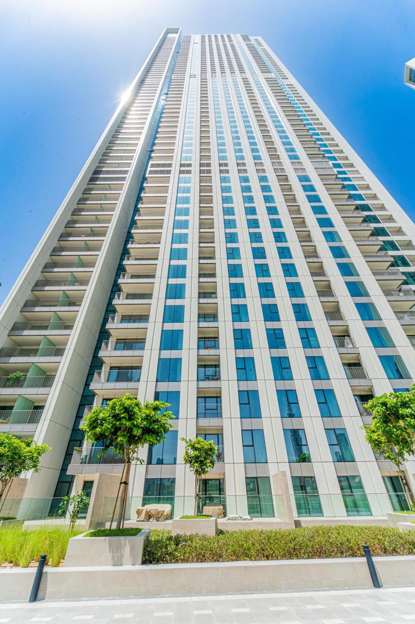 Elegant Escapes - 3b Burj View, Direct Mall Access Apartemen *
