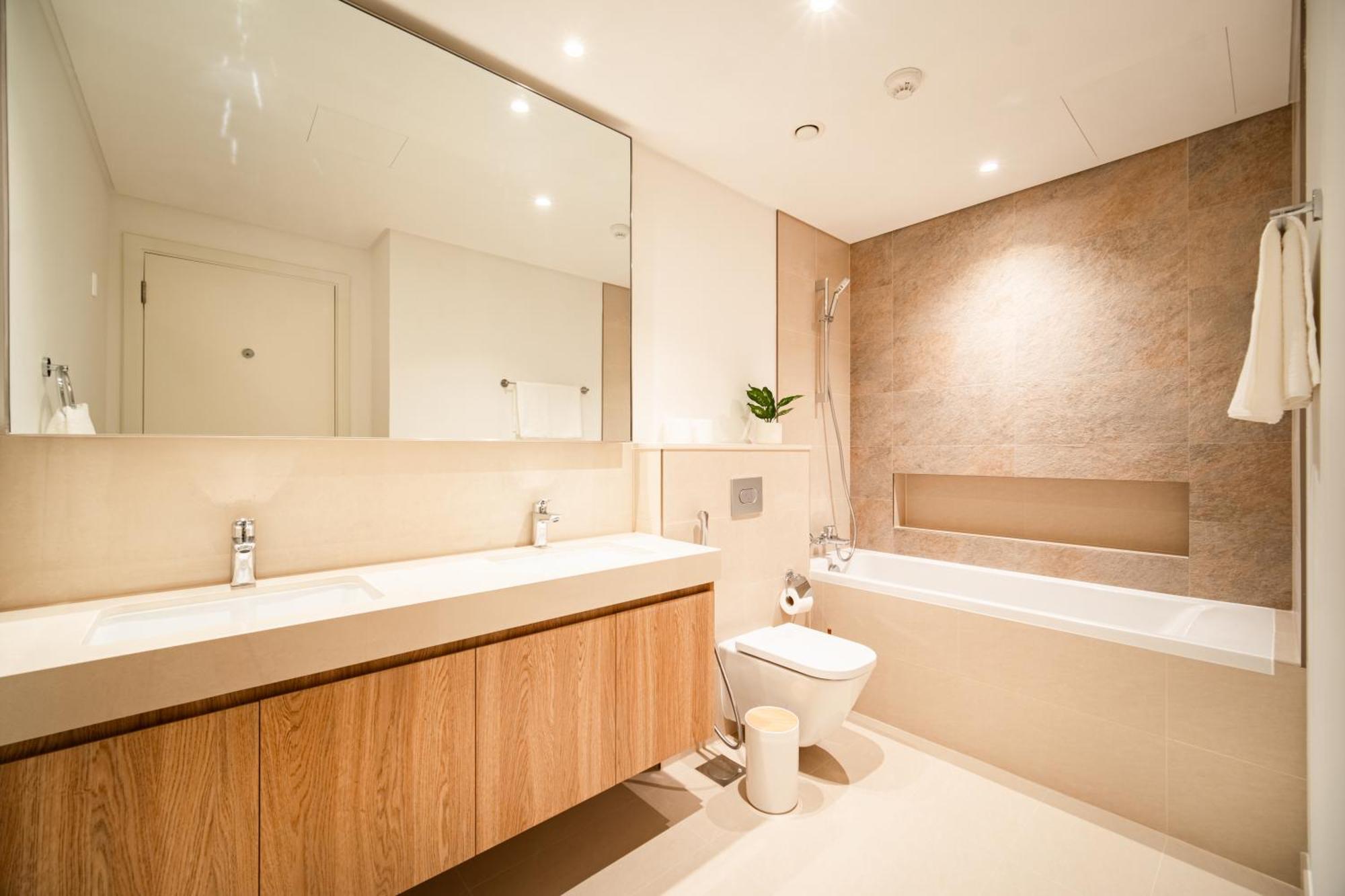 Apartemen Elegant Escapes - 3b Burj View, Direct Mall Access