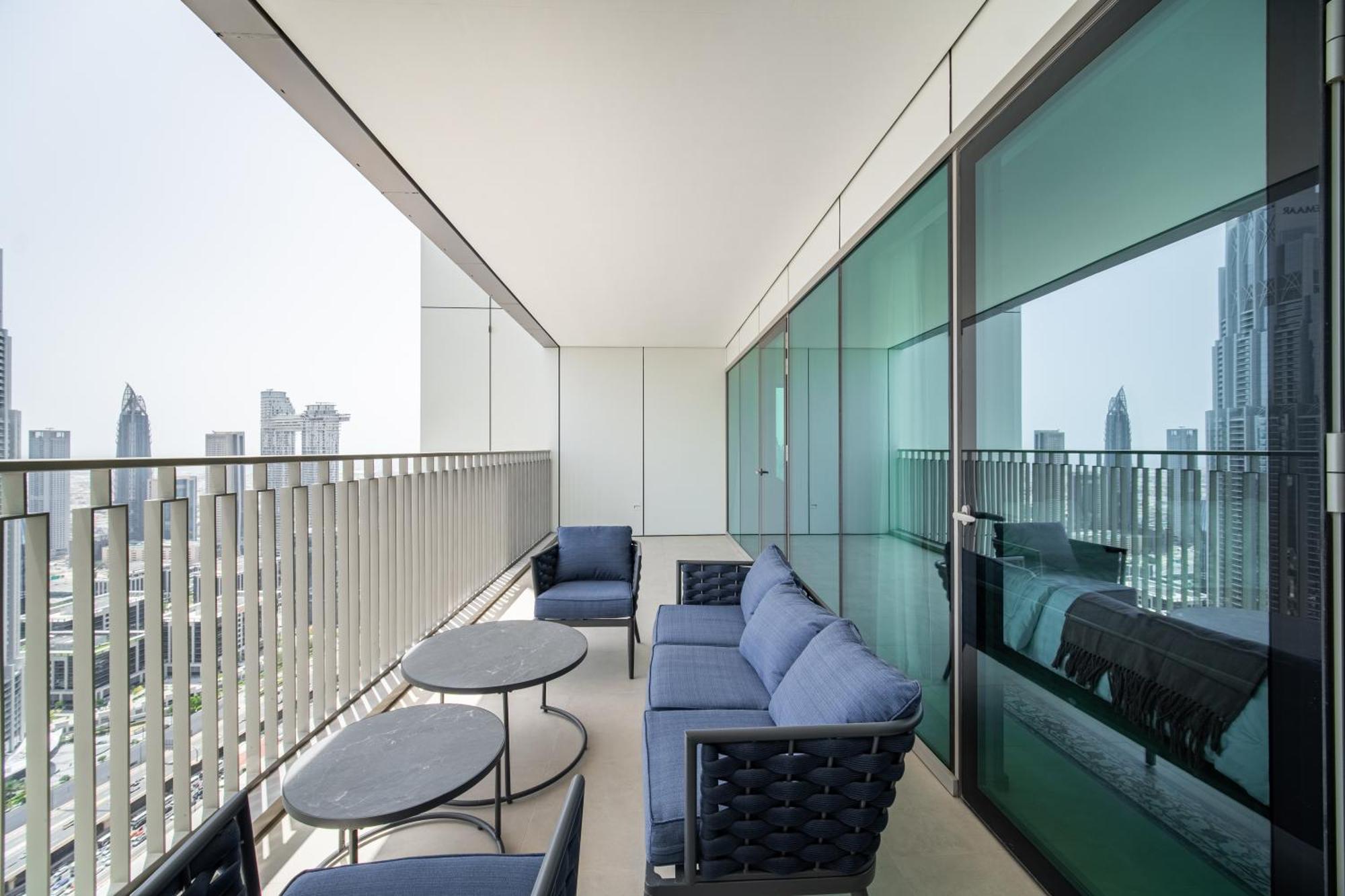 Elegant Escapes - 3b Burj View, Direct Mall Access Apartemen