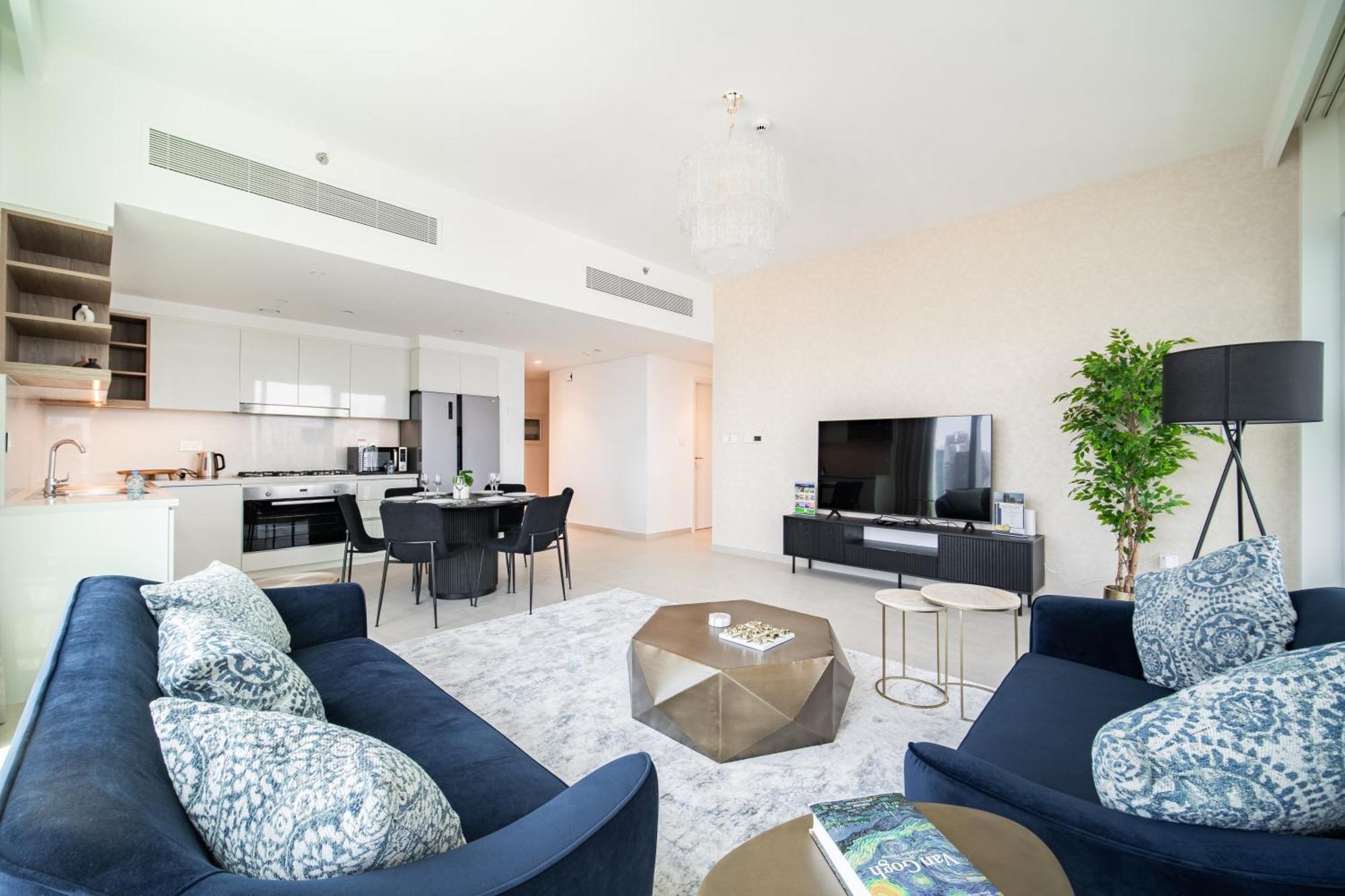 Elegant Escapes - 3b Burj View, Direct Mall Access Apartemen