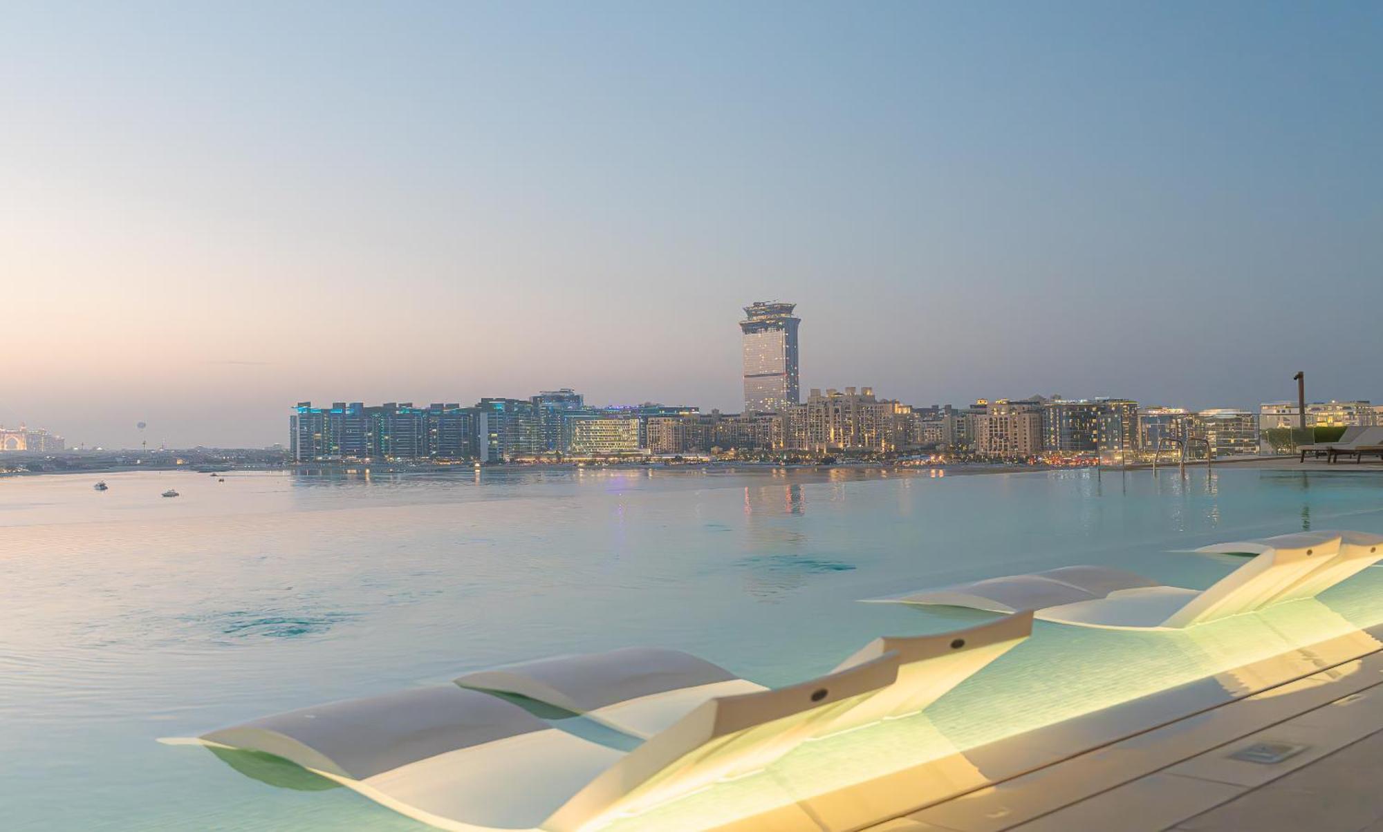 Your Luxury Beachfront Living Apartament