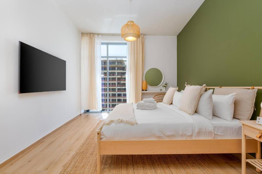 Large 2 Bedroom - Metro At 2 Min Apartamento