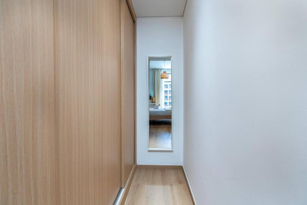 Large 2 Bedroom - Metro At 2 Min Apartamento
