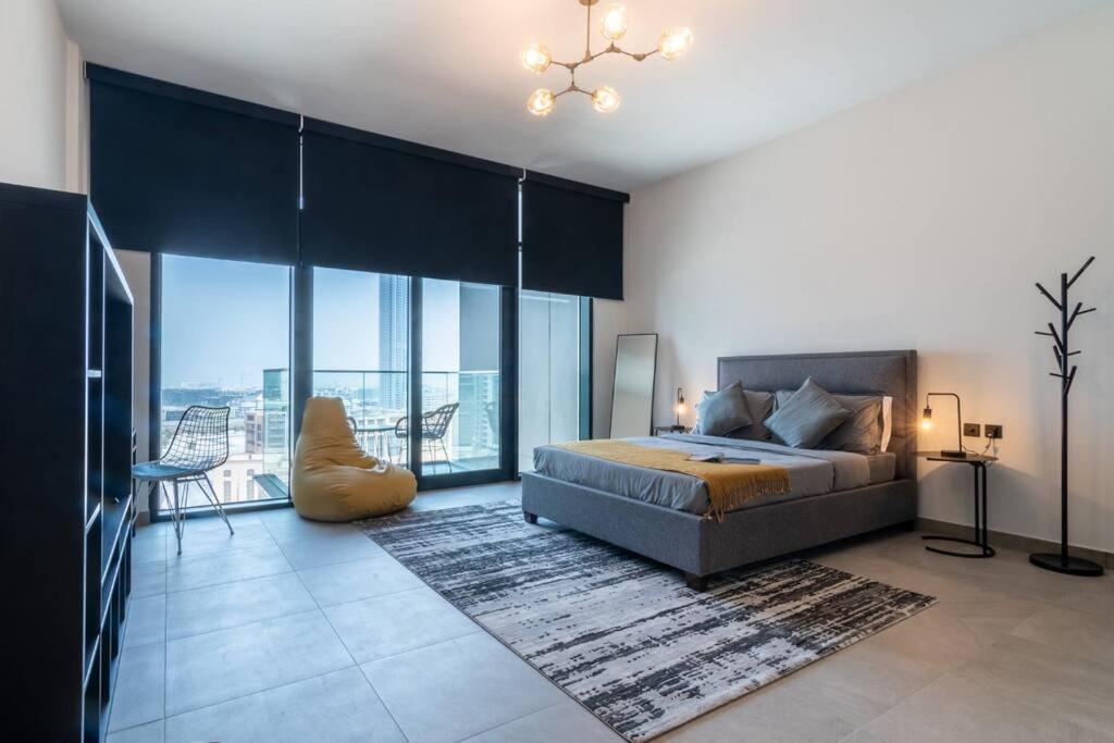 Apartemen First Class Stylish Urban Escape