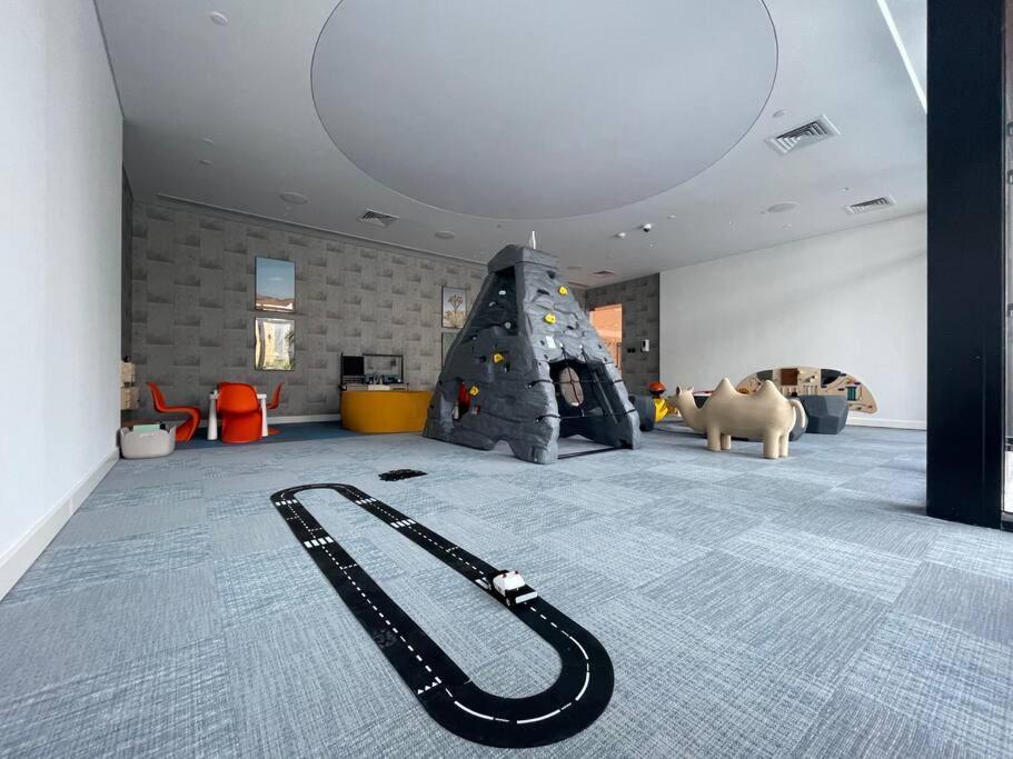 Apartemen First Class Stylish Urban Escape *