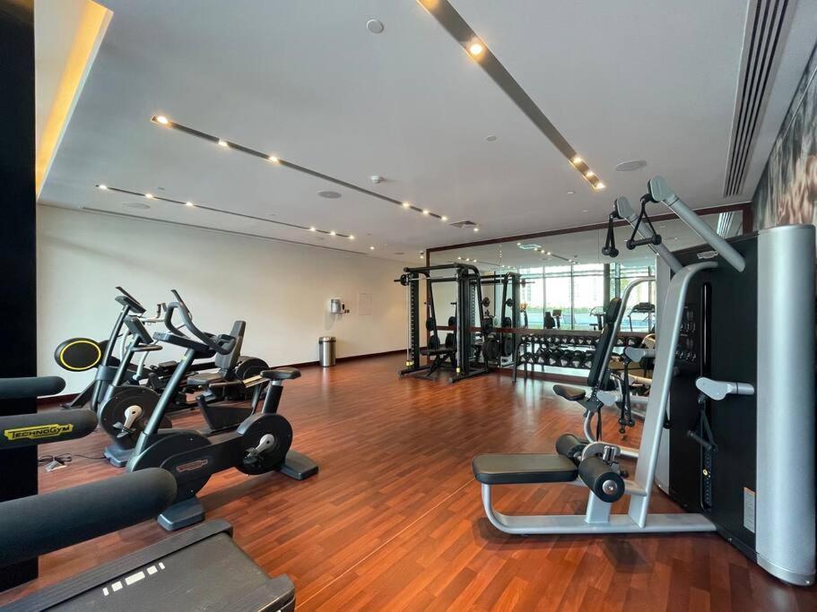 Apartemen First Class Stylish Urban Escape Dubai