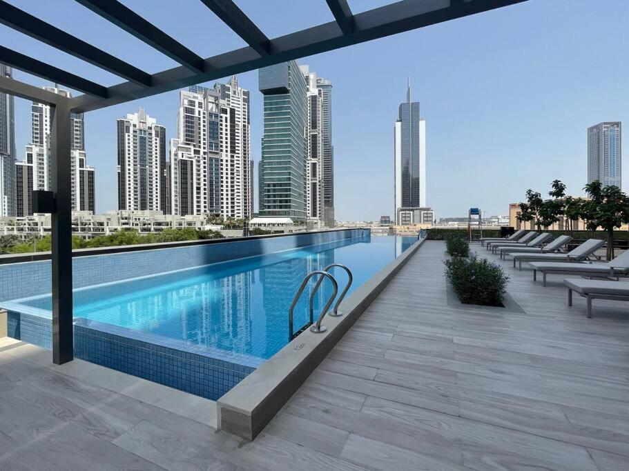 Apartemen First Class Stylish Urban Escape