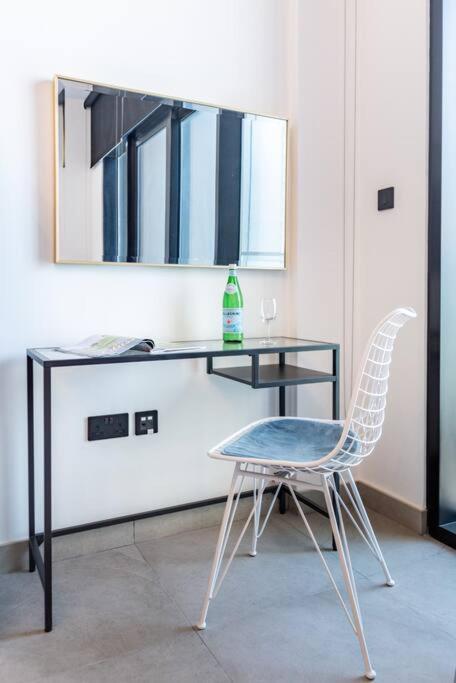 First Class Cozy Urban Retreat Apartment