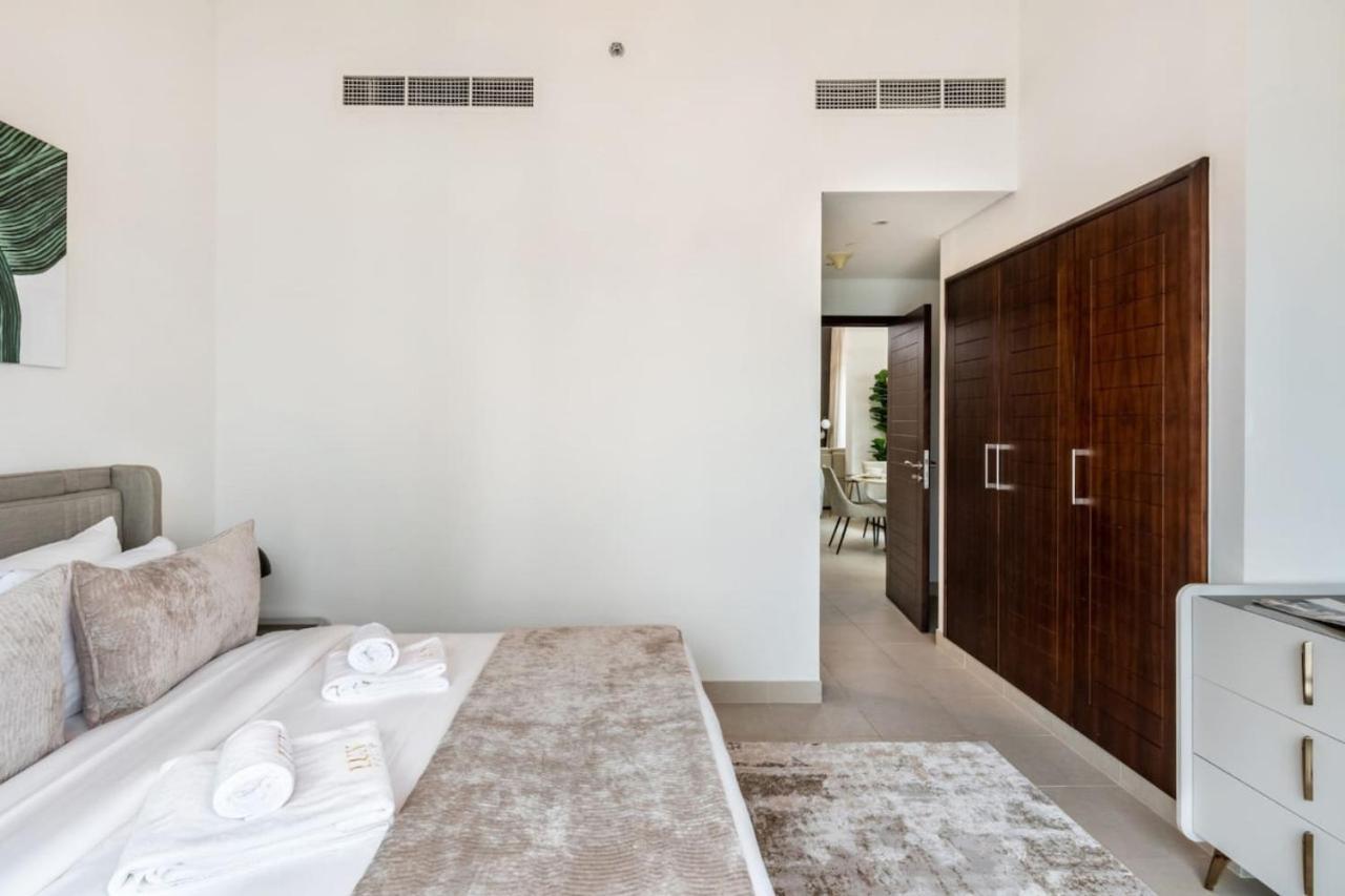 Stylish Upgraded 1 Bed Burj Khalifa Poolside View * Dubaï