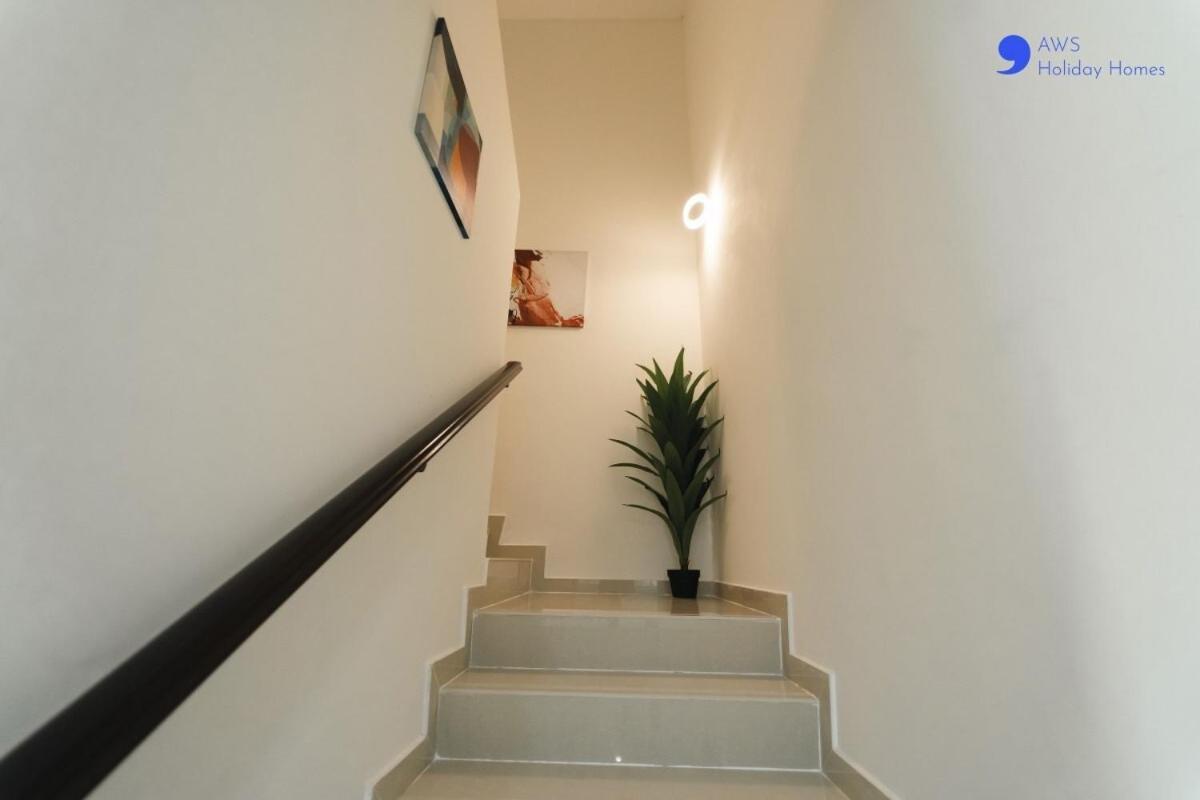 Aws Homes - Elegant Townhouse With Garden Villa Dubái