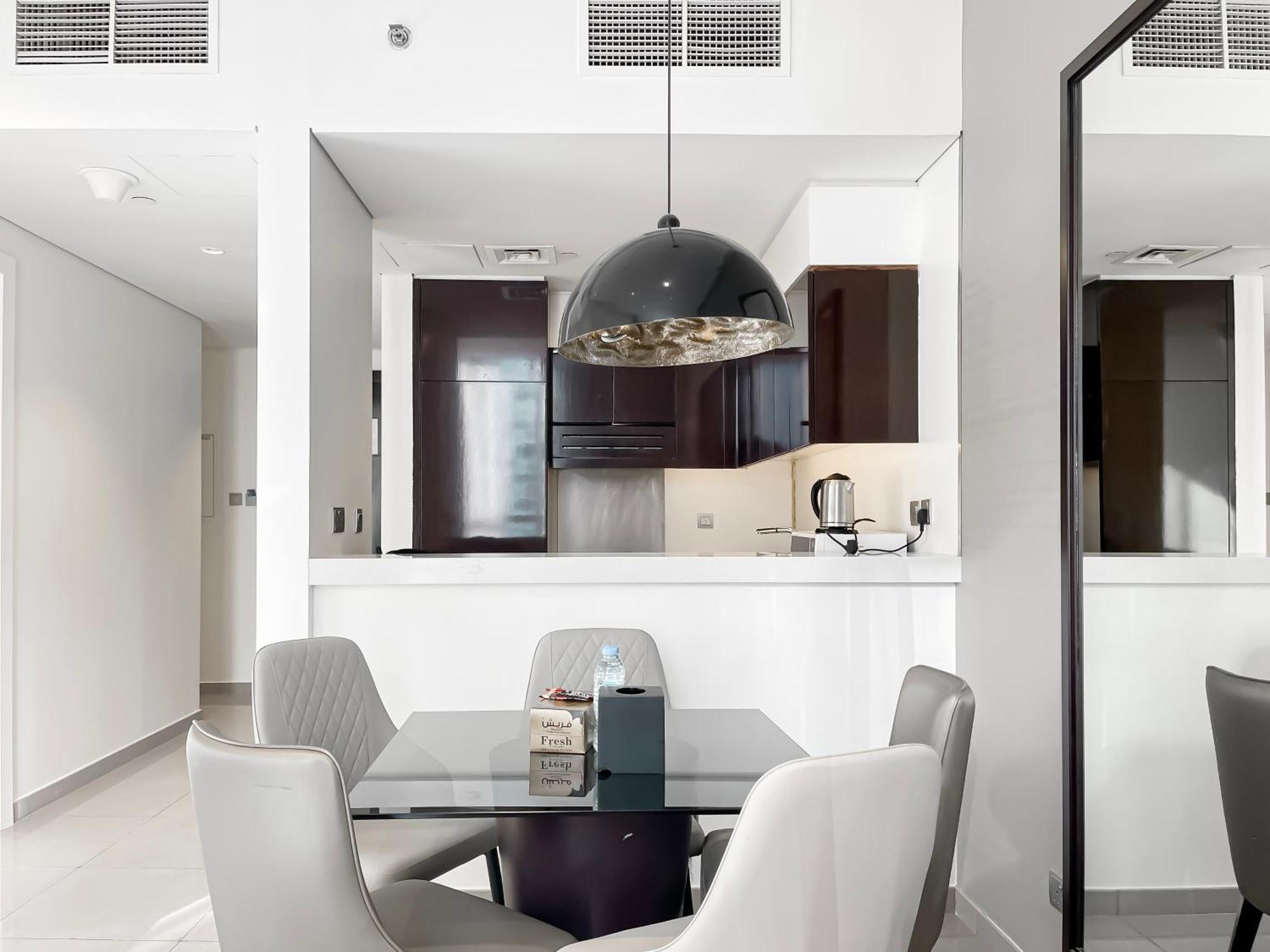 Elegant Two Bedroom In Damac Majestine - Business Bay - Ezytrac * Dubái