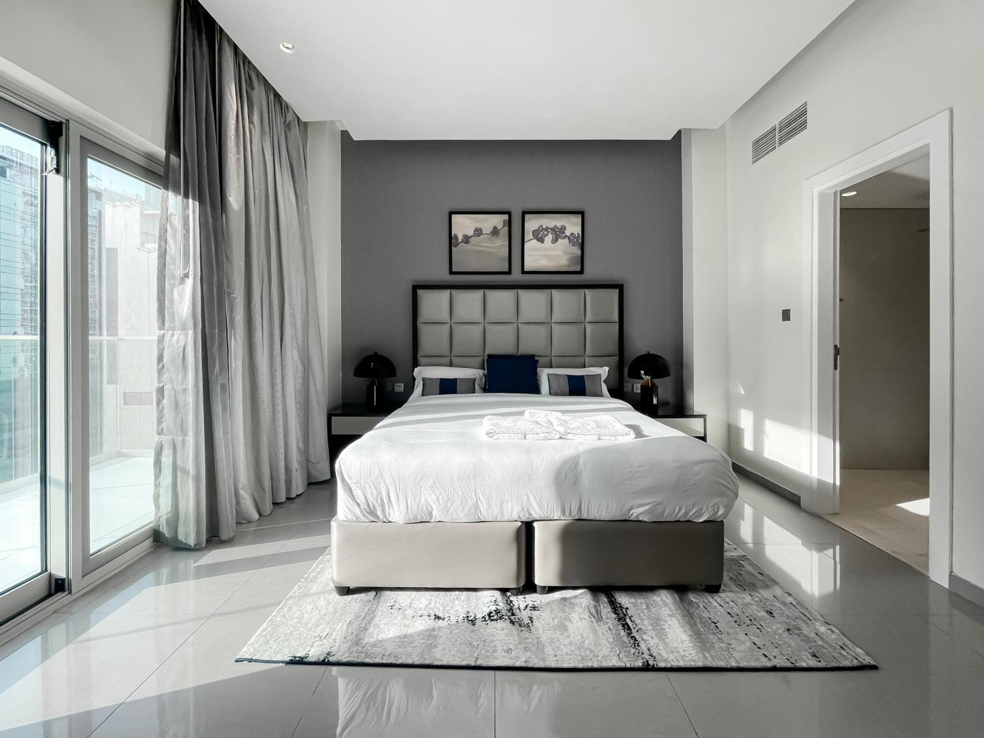 Elegant Two Bedroom In Damac Majestine - Business Bay - Ezytrac Dubái