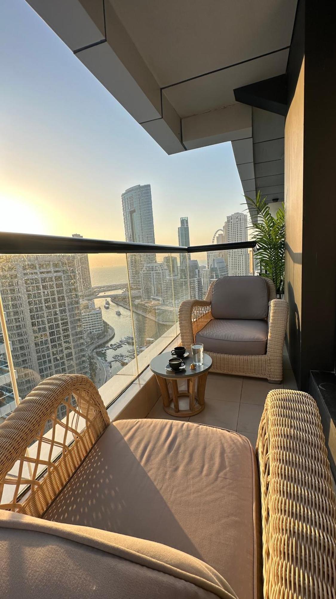 Apartamento Modern 1br In Marina With Sea View