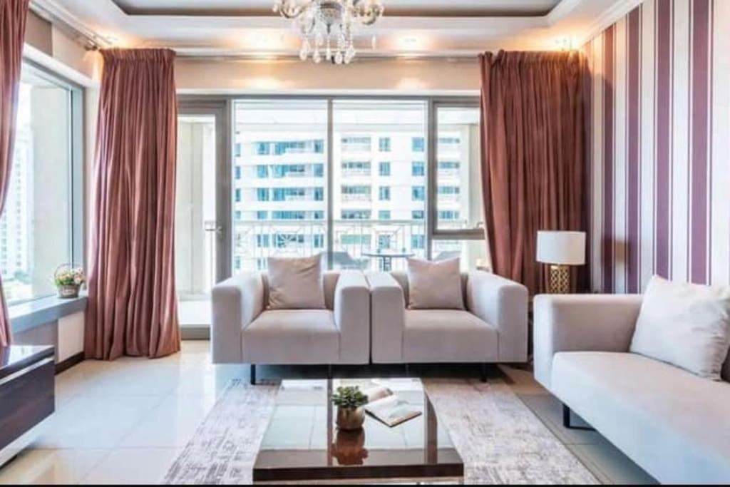 Downtown - 2 Bed 3 Bath Flat - Views Of The Burj & Fountains Apartment Dubai