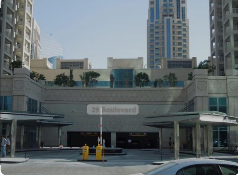 Downtown - 2 Bed 3 Bath Flat - Views Of The Burj & Fountains Dubai