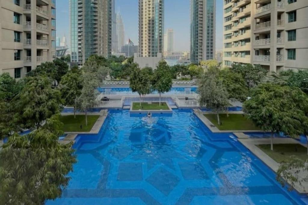 Downtown - 2 Bed 3 Bath Flat - Views Of The Burj & Fountains Apartment Dubai