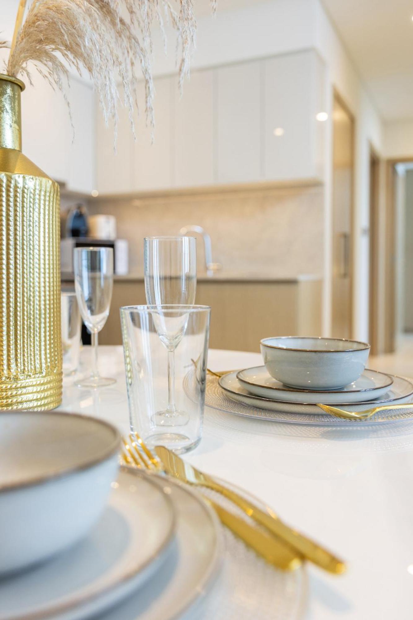 Eden's Homes & - Burj Royale *