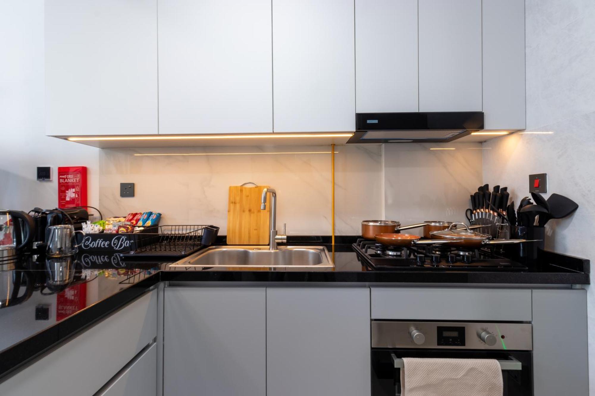Appartement Queen Bed, Full Kitchen, New Unit Dubaï