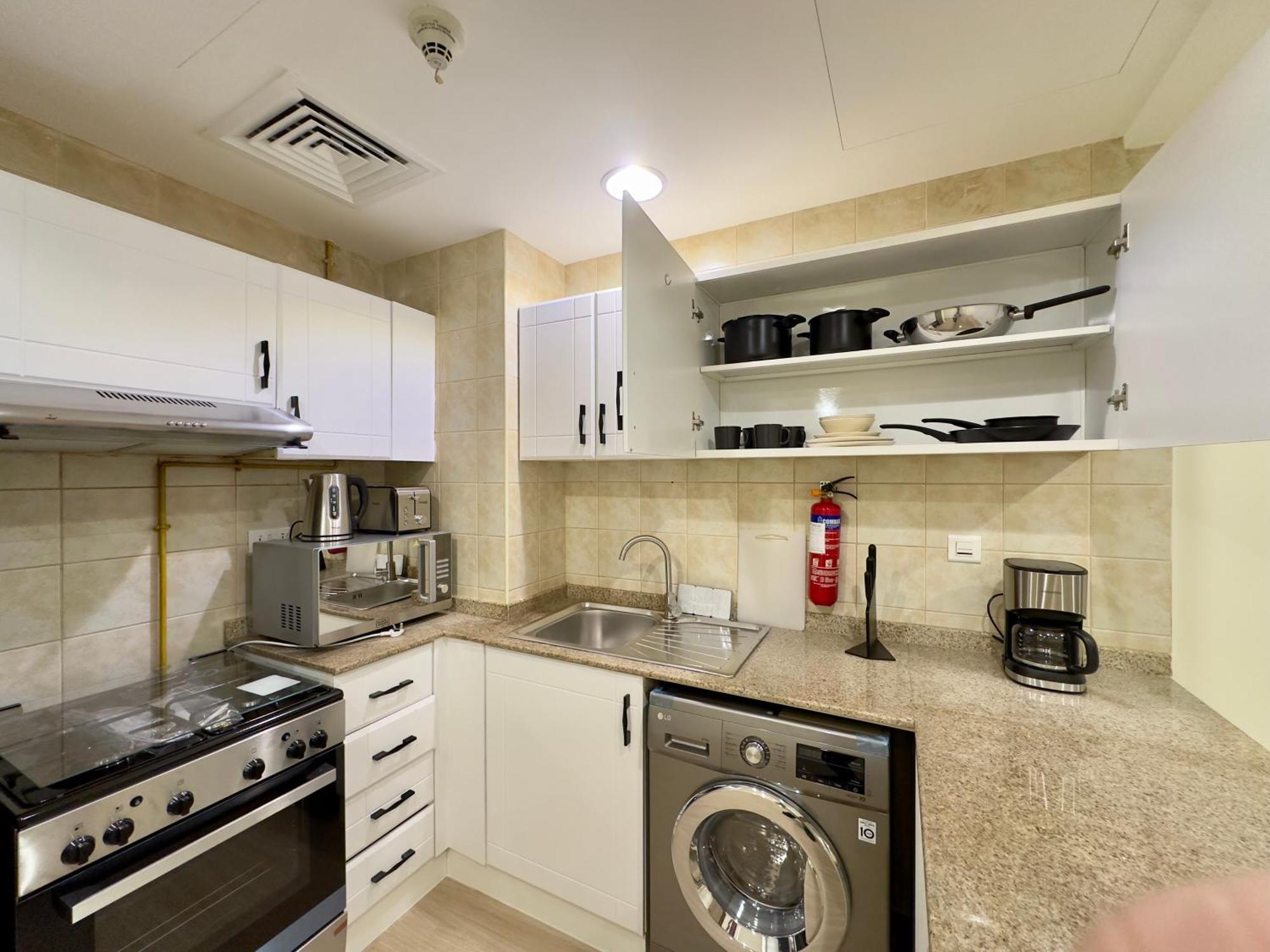 Jvc Emirates Garden Quickstay Homes 32 Dubái