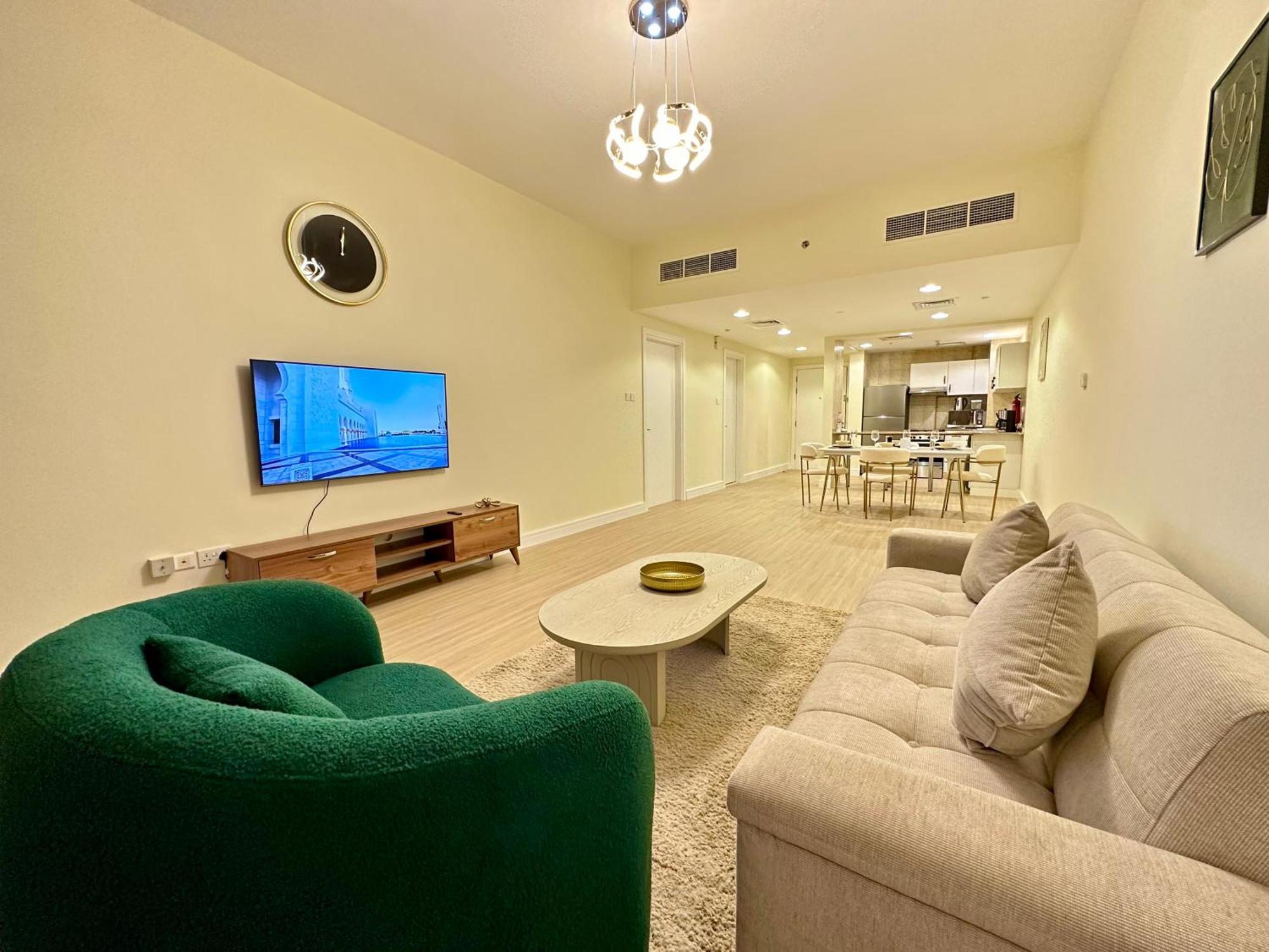 Jvc Emirates Garden Quickstay Homes 32 Appartement