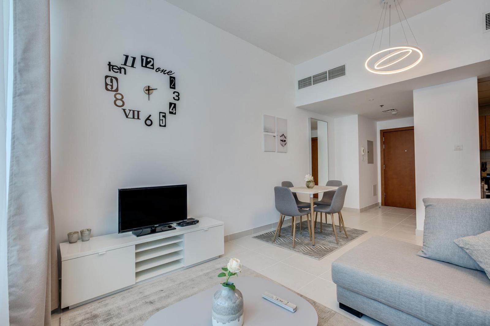 Stylish 2bd With Great View In Marina View Tower * Dubai