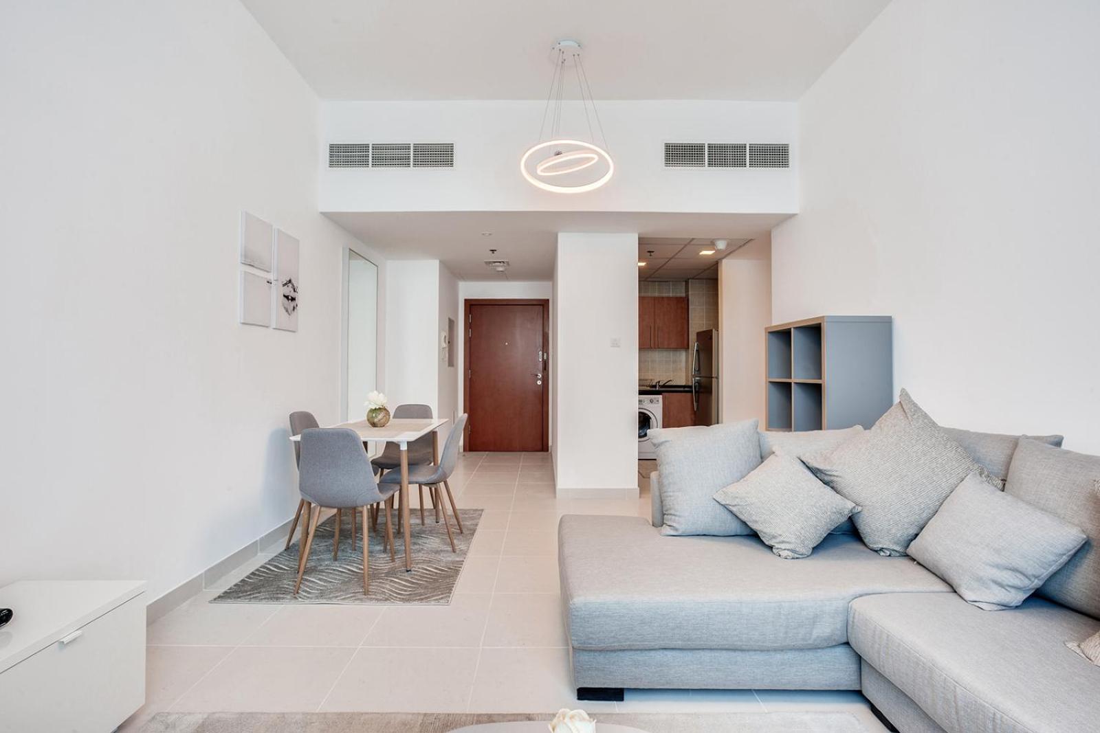 Stylish 2bd With Great View In Marina View Tower * Dubai