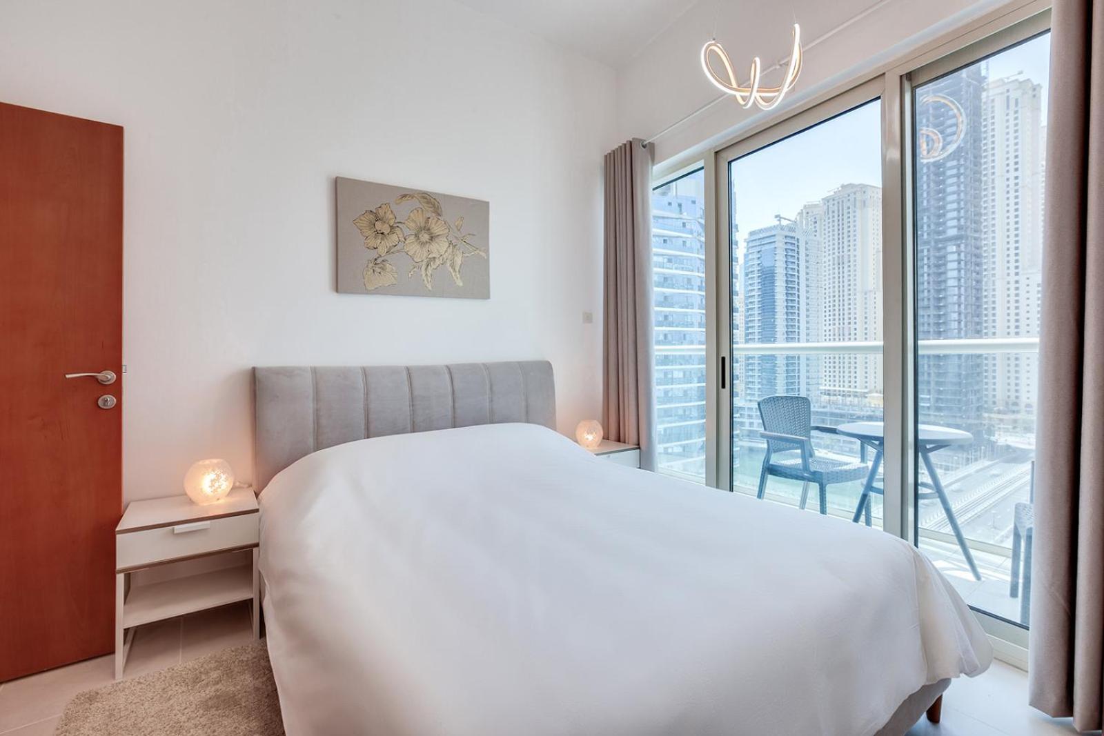 Stylish 2bd With Great View In Marina View Tower Lägenhet Dubai