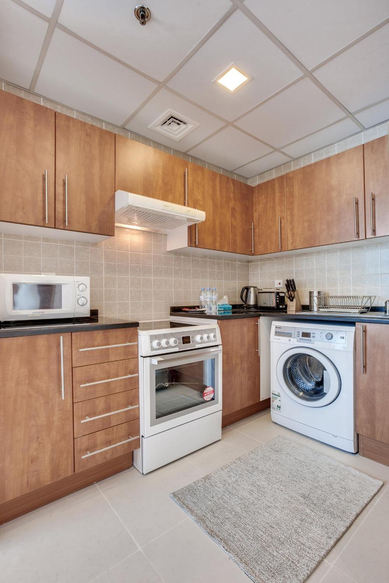 Stylish 2bd With Great View In Marina View Tower * Dubai