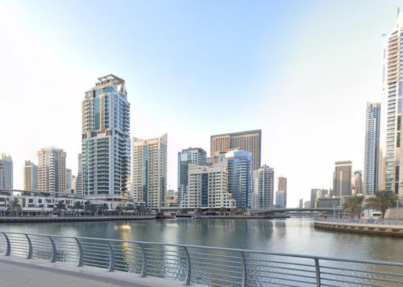Marina And Sea View At 10mn From Jbr & Metro Deluxe For 4ppl Late Check-in & Late Check-out Apartment Dubai