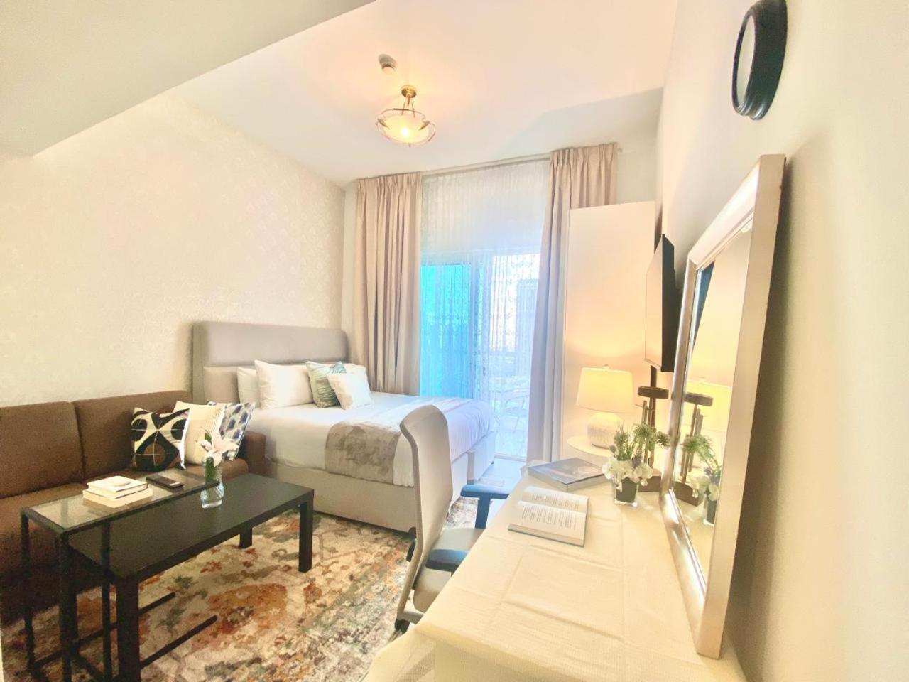 Marina And Sea View At 10mn From Jbr & Metro Deluxe For 4ppl Late Check-in & Late Check-out Apartment